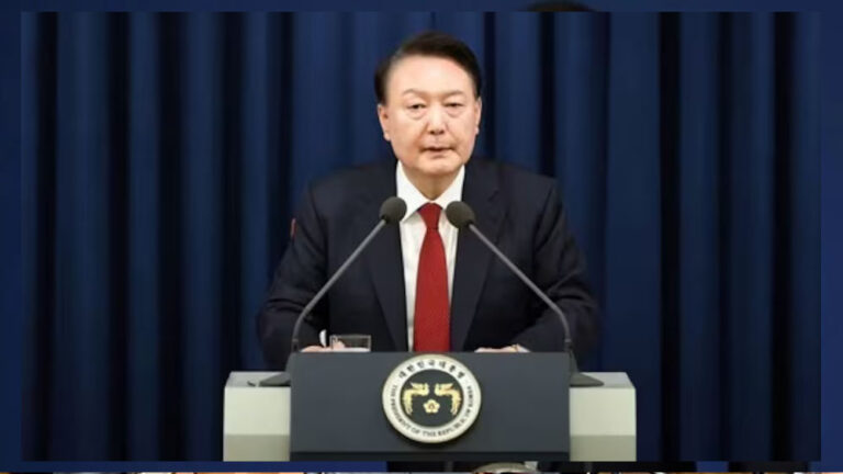 South Korea में राष्ट्रपति ने वापस लिया मार्शल लॉ लगाने का फ़ैसला, संसद ने ख़ारिज किया था विधेयक South Korea में राष्ट्रपति ने वापस लिया मार्शल लॉ लगाने का फ़ैसला, संसद ने ख़ारिज किया था विधेयक