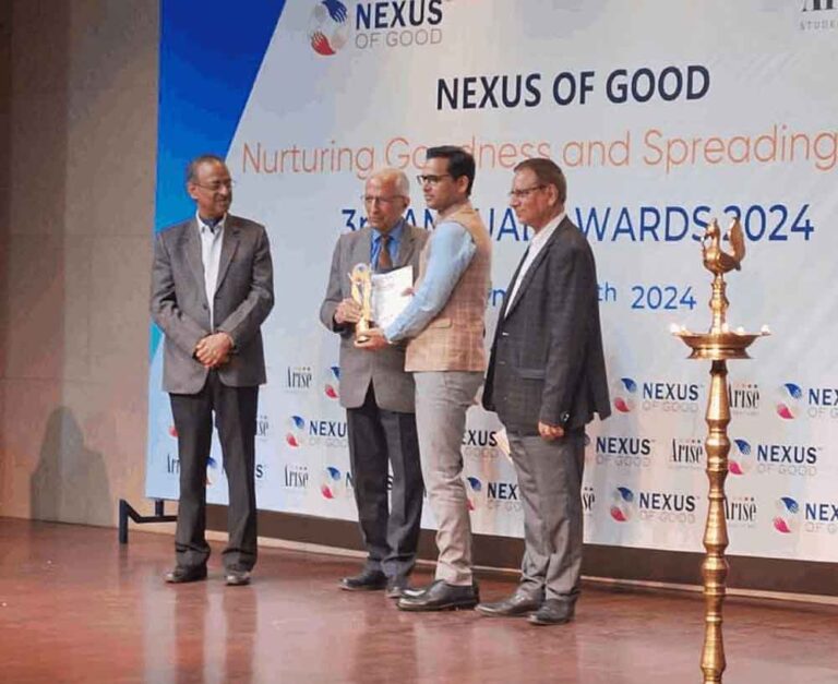 छत्तीसगढ़-मनेंद्रगढ़ DFO मनीष कश्यप को महुआ बचाओ अभियान पर मिला अवॉर्ड छत्तीसगढ़-मनेंद्रगढ़ DFO मनीष कश्यप को महुआ बचाओ अभियान पर मिला अवॉर्ड