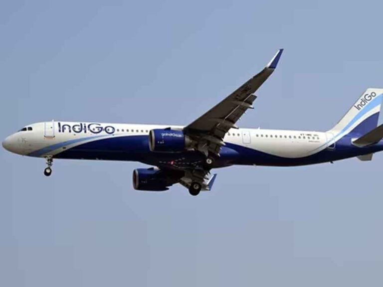 छत्तीसगढ़-आईबी अधिकारी ने दी थी फ्लाइट में बम की झूठी जानकारी छत्तीसगढ़-आईबी अधिकारी ने दी थी फ्लाइट में बम की झूठी जानकारी