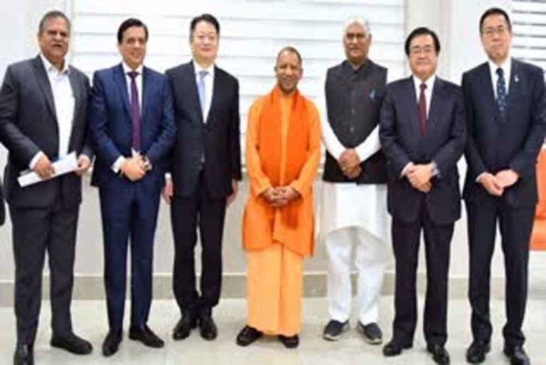 उत्तरप्रदेश-मुख्यमंत्री योगी आदित्यनाथ व यामानाशी प्रीफेक्चर कम्पनी जापान में एमओयू उत्तरप्रदेश-मुख्यमंत्री योगी आदित्यनाथ व यामानाशी प्रीफेक्चर कम्पनी जापान में एमओयू