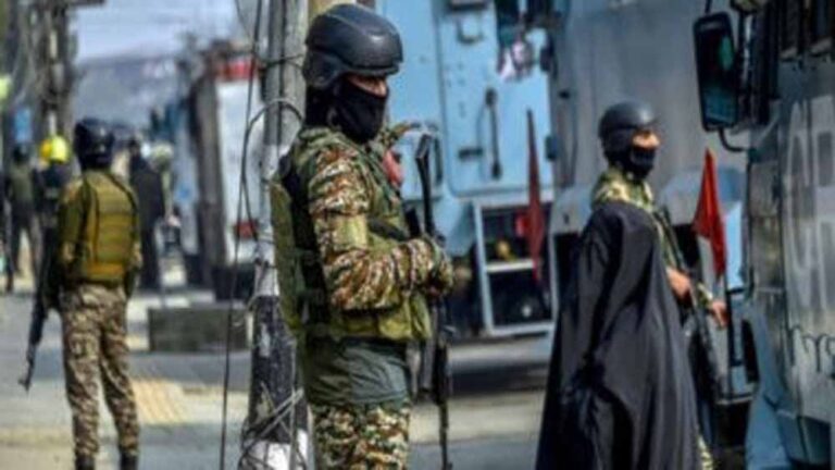 भारतीय सेना की राष्ट्रीय राइफल्स ने गांवों की महिलाओं को सशक्त बनाने के लिए 40 दिवसीय ड्राइविंग कोर्स शुरू किया भारतीय सेना की राष्ट्रीय राइफल्स ने गांवों की महिलाओं को सशक्त बनाने के लिए 40 दिवसीय ड्राइविंग कोर्स शुरू किया