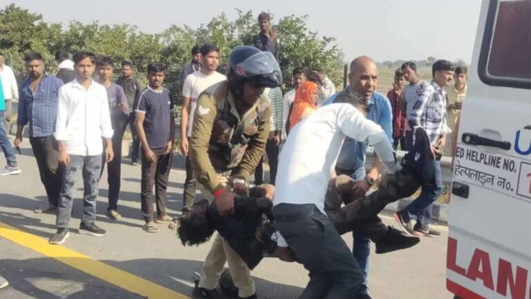 आगरा-लखनऊ एक्सप्रेसवे पर डबल डेकर बस और ट्रक की टक्कर, हादसे में 8 लोगों की मौत, दर्जनों यात्री घायल