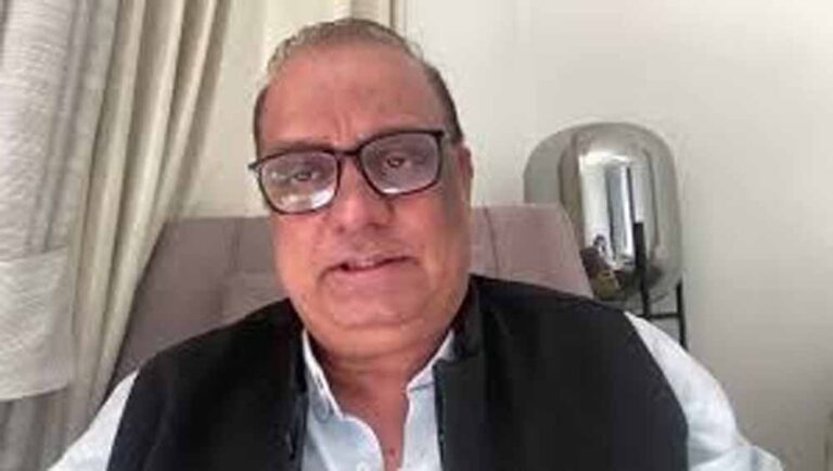 शिवसेना प्रवक्ता कृष्णा हेगड़े बोले, ‘संजय राउत नया राग जनता के सामने पेश करें’, ओवैसी पर भी कसा तंज शिवसेना प्रवक्ता कृष्णा हेगड़े बोले, ‘संजय राउत नया राग जनता के सामने पेश करें’, ओवैसी पर भी कसा तंज