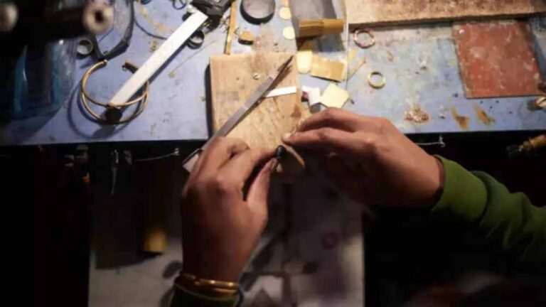 देश और दुनिया में अपने ताले और तालीम के लिए प्रसिद्ध अलीगढ़ अब एक नई पहचान बना रही है