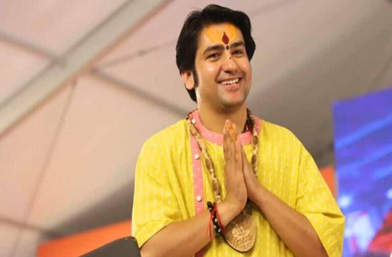 कट्टरपंथी बरजिंदर परवाना ने दी पंडित धीरेंद्र शास्त्री को जान से मारने की धमकी कट्टरपंथी बरजिंदर परवाना ने दी पंडित धीरेंद्र शास्त्री को जान से मारने की धमकी