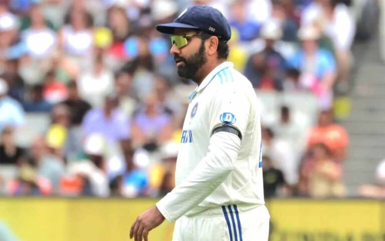 कैच छोड़ने पर जायसवाल के प्रति अपनी प्रतिक्रिया के लिए कप्तान रोहित आलोचनाओं के घेरे में कैच छोड़ने पर जायसवाल के प्रति अपनी प्रतिक्रिया के लिए कप्तान रोहित आलोचनाओं के घेरे में