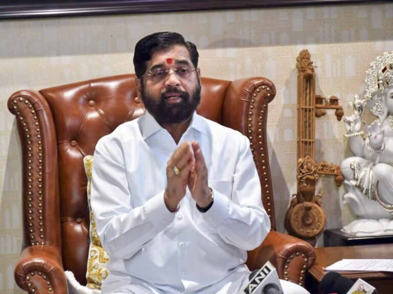 कांग्रेस का एकनाथ शिंदे को तंज, भाजपा ने इस्तेमाल करके फेंका, अब मिल रही धोखाधड़ी की सजा