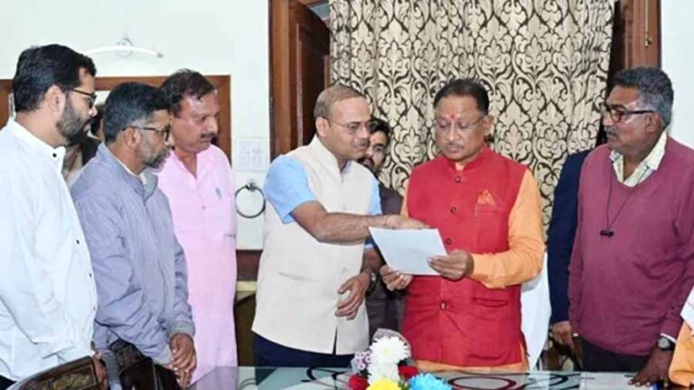 प्रयागराज में 13 जनवरी से शुरू होने वाले महाकुंभ के लिए भेजी जाएगी दो ट्रक सब्जियां प्रयागराज में 13 जनवरी से शुरू होने वाले महाकुंभ के लिए भेजी जाएगी दो ट्रक सब्जियां