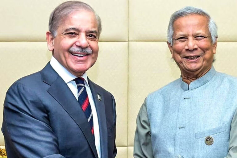 पाकिस्तान की खुफिया एजेंसी ISI का बांग्लादेश में फिर से सक्रिय होना और दोनों देशों के बीच बढ़ता सैन्य सहयोग, अलर्ट हो गया भारत पाकिस्तान की खुफिया एजेंसी ISI का बांग्लादेश में फिर से सक्रिय होना और दोनों देशों के बीच बढ़ता सैन्य सहयोग, अलर्ट हो गया भारत