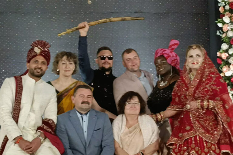 पोलैंड की पॉलिना निमाड़ी का खाना खाकर सारंग को दिल दे बैठी, दिलचस्प है दोनों की लव स्टोरी पोलैंड की पॉलिना निमाड़ी का खाना खाकर सारंग को दिल दे बैठी, दिलचस्प है दोनों की लव स्टोरी