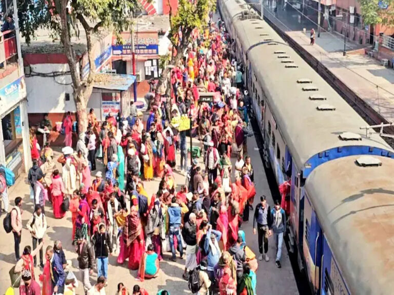 प्रयागराज महाकुंभ जा रहीं स्पेशल ट्रेनें कैंसिल नहीं, रेलवे की आई सफाई