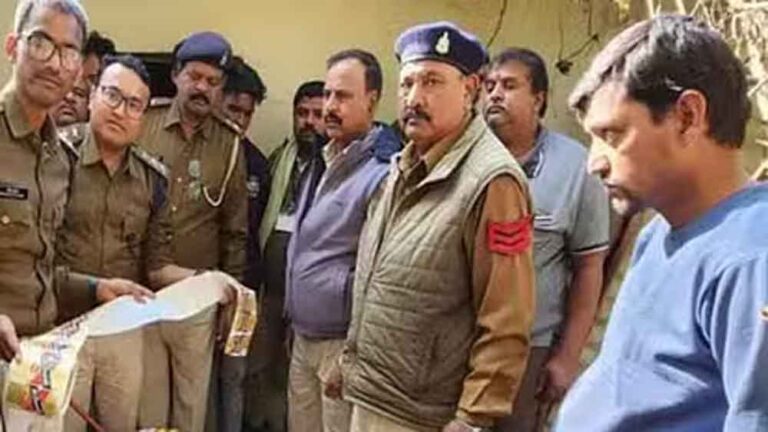 छत्तीसगढ़-सूरजपुर में ब्रांडेड शराब में मिलावट करते कर्मचारियों को रंगे हाथों पकड़ा