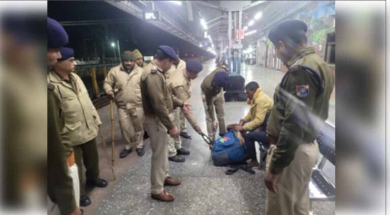 गणतंत्र दिवस के मद्देनजर पश्चिम मध्य रेल के भोपाल मंडल में सुरक्षा के किए गए पुख्ता इंतजाम गणतंत्र दिवस के मद्देनजर पश्चिम मध्य रेल के भोपाल मंडल में सुरक्षा के किए गए पुख्ता इंतजाम