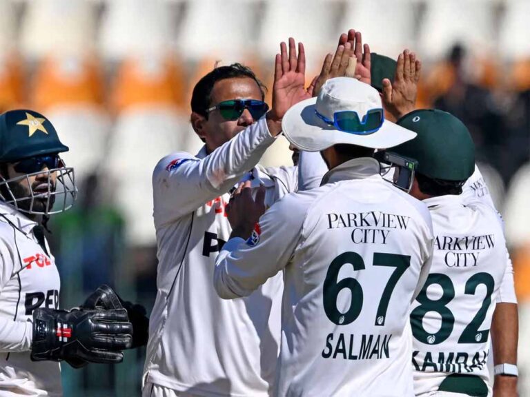 पाकिस्तान के स्पिनर्स का डंका बजा और मेहमानों ने अपने हथियार डाल दिए, नोमान अली ने हैट्रिक समेत खोला पंजा