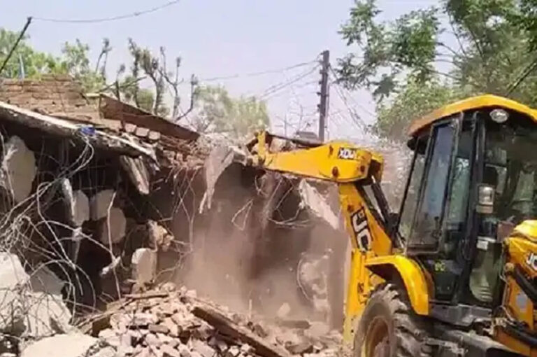 उज्जैन में हो रहे रोड निर्माण और चौड़ीकरण के काम में पहली बड़ी कार्रवाई हुई उज्जैन में हो रहे रोड निर्माण और चौड़ीकरण के काम में पहली बड़ी कार्रवाई हुई