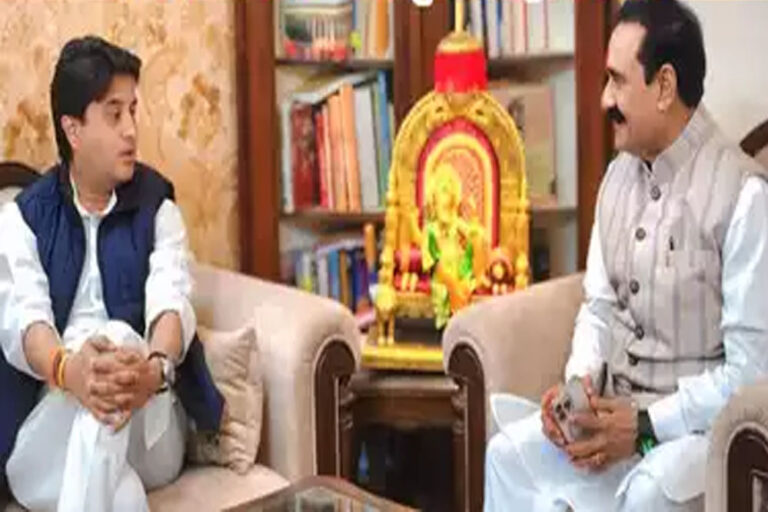 एमपी कैबिनेट के पूर्व मंत्री रहे नरोत्तम मिश्रा ने अध्यक्ष बनने की दौड़ से खुद को बाहर बताया एमपी कैबिनेट के पूर्व मंत्री रहे नरोत्तम मिश्रा ने अध्यक्ष बनने की दौड़ से खुद को बाहर बताया