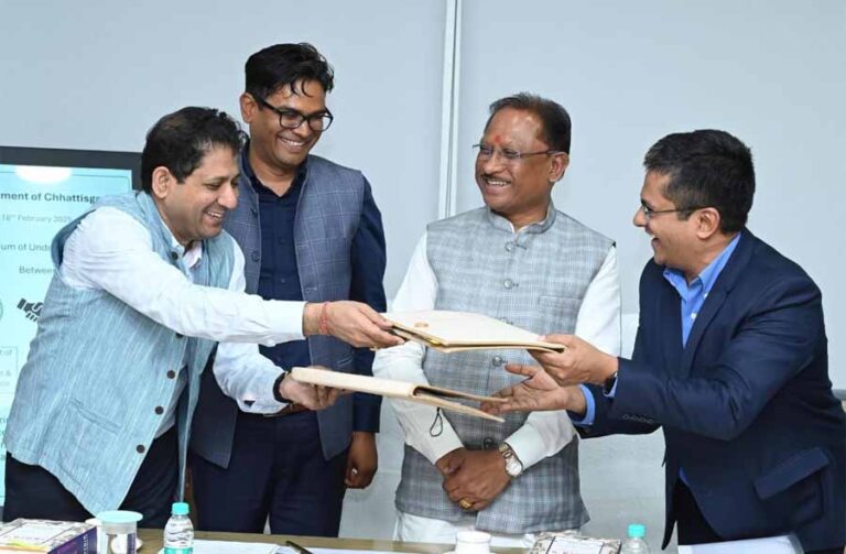 मुख्यमंत्री साय की उपस्थिति में ऐतिहासिक समझौते पर हुए हस्ताक्षर : प्रशासनिक पारदर्शिता, वित्तीय अनुशासन और नीति-निर्माण में होगा क्रांतिकारी सुधार मुख्यमंत्री साय की उपस्थिति में ऐतिहासिक समझौते पर हुए हस्ताक्षर : प्रशासनिक पारदर्शिता, वित्तीय अनुशासन और नीति-निर्माण में होगा क्रांतिकारी सुधार