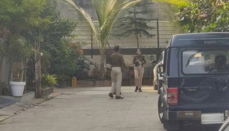 इंदौर : नगर निगम से सस्पेंड ARO परमार के घर पर EOW का छापा, तीन ठिकानों पर ताबड़तोड़ एक्शन