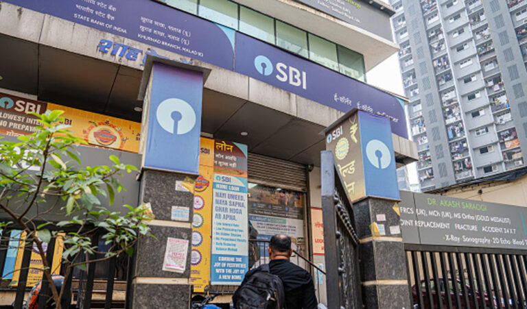 सरकारी बैंकों ने 9 महीने में कमाया रिकॉर्ड मुनाफा, किया 242 लाख करोड़ रुपये का कारोबार, देखिए ये आंकड़े सरकारी बैंकों ने 9 महीने में कमाया रिकॉर्ड मुनाफा, किया 242 लाख करोड़ रुपये का कारोबार, देखिए ये आंकड़े