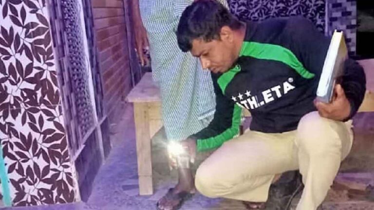 छत्तीसगढ़-जांजगीर चांपा में भाभी ने बर्थडे पार्टी में देवर को मारी कुल्हाड़ी छत्तीसगढ़-जांजगीर चांपा में भाभी ने बर्थडे पार्टी में देवर को मारी कुल्हाड़ी