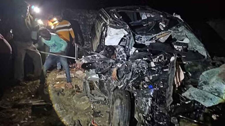 छत्तीसगढ़-अंबिकापुर के चार लोगों की उत्तर प्रदेश में सड़क हादसे में मौत छत्तीसगढ़-अंबिकापुर के चार लोगों की उत्तर प्रदेश में सड़क हादसे में मौत