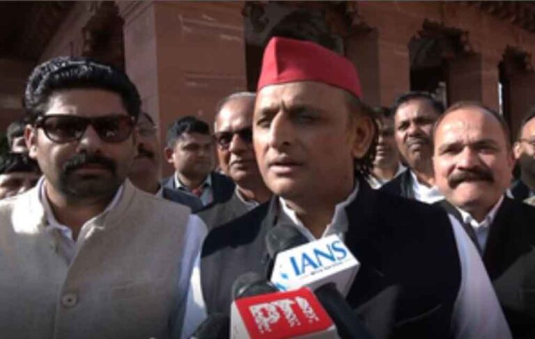 अखिलेश यादव ने कुंभ में आग लगने की घटना पर कहा- सच्चाई तो यह है कि बीजेपी ने कुंभ में लगा दी आग