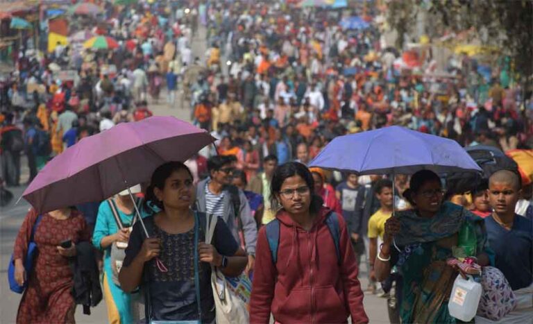 प्रयागराज एयरपोर्ट नित नए कीर्तिमान बना रहा है, एक दिन में 11 हजार से ज्यादा यात्रियों का हुआ आवागमन प्रयागराज एयरपोर्ट नित नए कीर्तिमान बना रहा है, एक दिन में 11 हजार से ज्यादा यात्रियों का हुआ आवागमन