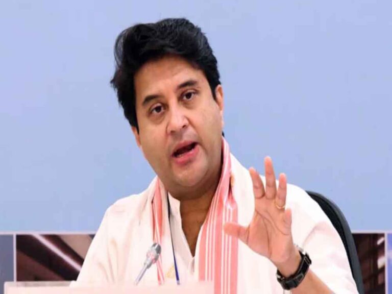 भाजपा की जीत पर जनता का आभार जताते हुए कहा- प्रदेश का विकास हमारी प्राथमिकता है: ज्योतिरादित्य सिंधिया भाजपा की जीत पर जनता का आभार जताते हुए कहा- प्रदेश का विकास हमारी प्राथमिकता है: ज्योतिरादित्य सिंधिया