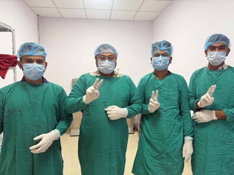 संजय गांधी स्मृति चिकित्सालय, रीवा में प्लास्टिक सर्जरी से जोड़ा कटा हुआ हाथ संजय गांधी स्मृति चिकित्सालय, रीवा में प्लास्टिक सर्जरी से जोड़ा कटा हुआ हाथ