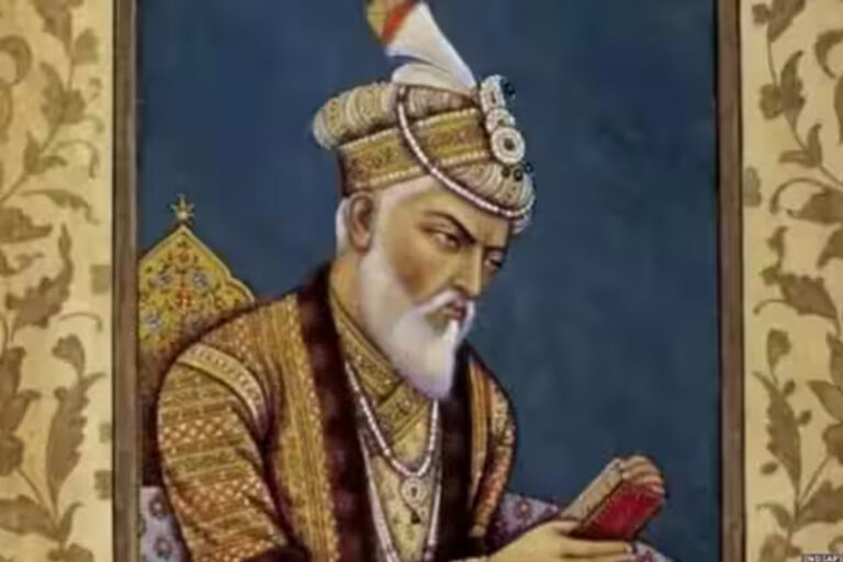 RTI में खुलासा : छत्रपति शिवाजी के मंदिर के लिए सिर्फ 250 रुपये महीना ही दिया जाता है RTI में खुलासा : छत्रपति शिवाजी के मंदिर के लिए सिर्फ 250 रुपये महीना ही दिया जाता है