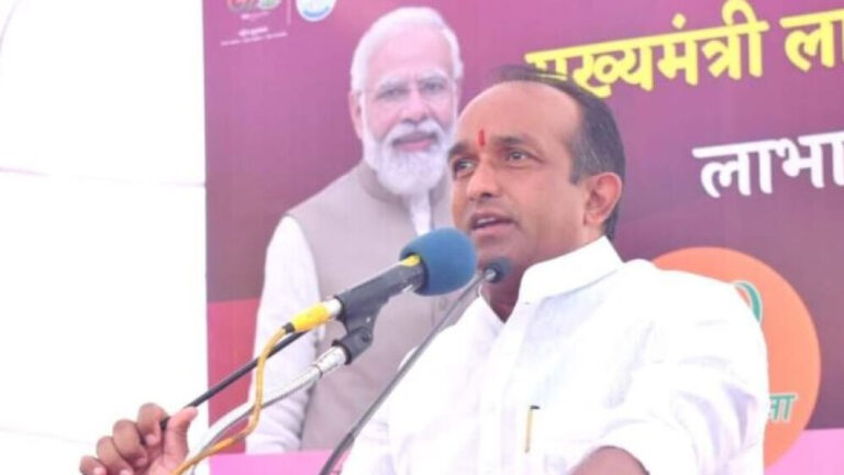 भोपाल नगर अध्यक्ष की लोगों से मांग, सड़कों पर होलिका दहन न करने की मांग, होता है करोड़ों रुपये का नुकसान