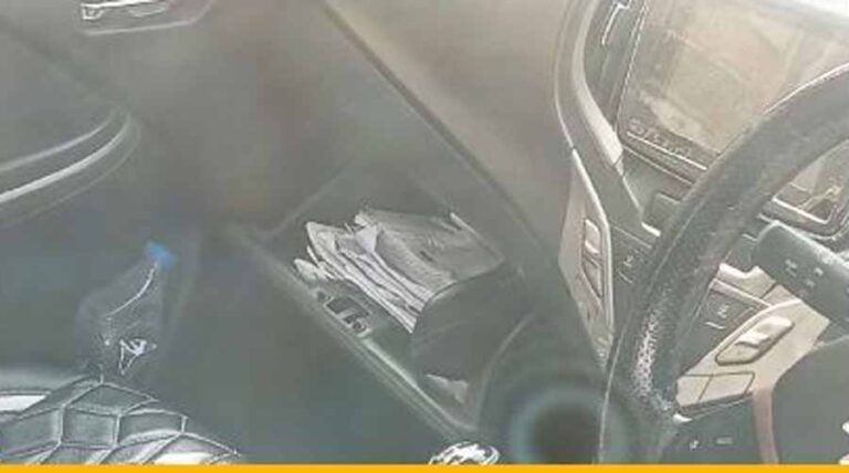 कोरबा में  बदमाशों के हौसले बुलंद : दो नकाबपोश कार का शीशा तोड़ा 1.5 लाख रुपये लेकर फरार