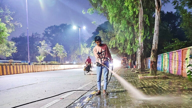 नगर निगम के अफसरों को उम्मीद कि इस बार भी इंदौर स्वच्छता में पहले पायदान पर होगा नगर निगम के अफसरों को उम्मीद कि इस बार भी इंदौर स्वच्छता में पहले पायदान पर होगा