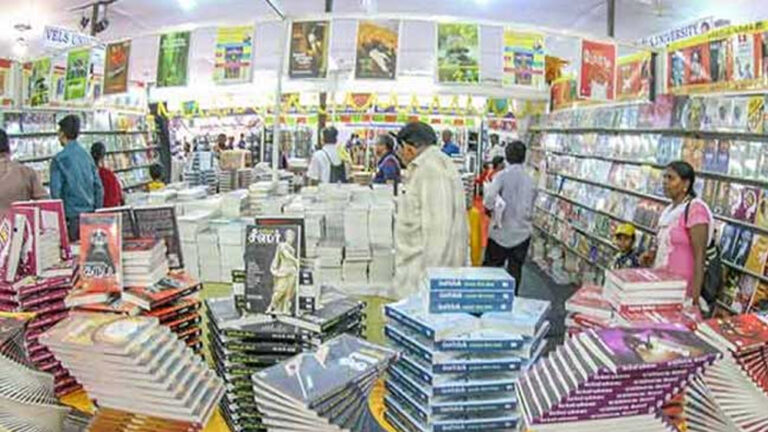 पुस्तक मेले में प्रकाशकों की किताबें नहीं उपलब्ध कराई, शिक्षा विभाग प्रिंसिपलों पर दर्ज कराइ एफआईआर