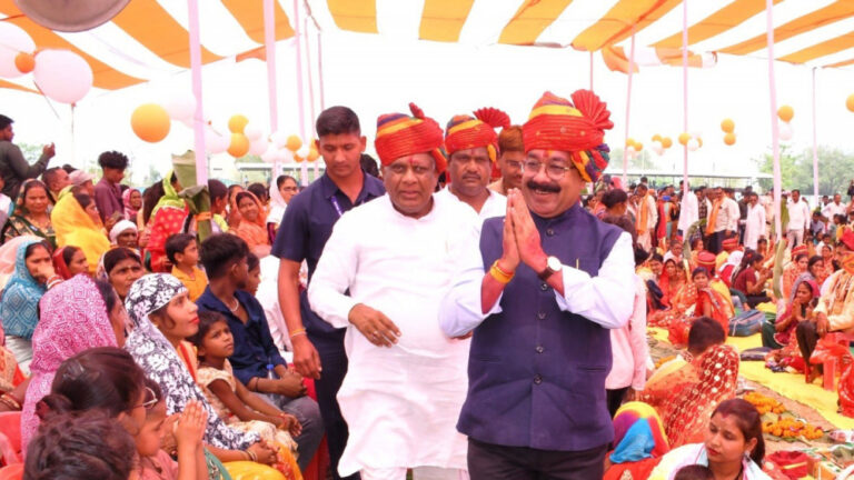 सरकार गरीब परिवारों की आर्थिक परेशानियों को कम करने के लिए प्रतिबद्ध:उप मुख्यमंत्री अरुण साव सरकार गरीब परिवारों की आर्थिक परेशानियों को कम करने के लिए प्रतिबद्ध:उप मुख्यमंत्री अरुण साव