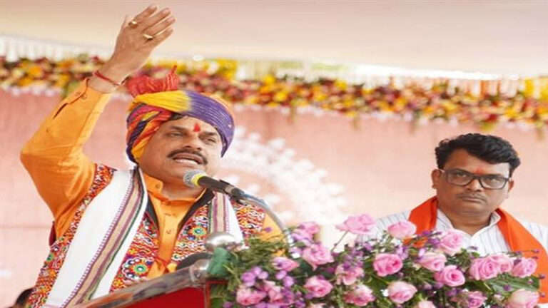 मुख्यमंत्री डॉ. यादव ने अलीराजपुर में 1369 नव दम्पतियों को 7 करोड़ 52 लाख की राशि कन्यादान के रूप में दी मुख्यमंत्री डॉ. यादव ने अलीराजपुर में 1369 नव दम्पतियों को 7 करोड़ 52 लाख की राशि कन्यादान के रूप में दी