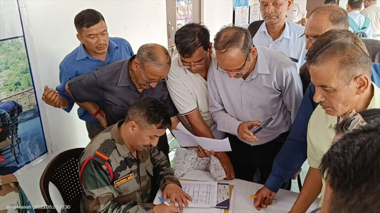 मोदी सरकार ने 2.78 करोड़ पूर्व सैनिकों के लिए पेंशन लाभ और रोजगार के अवसर किए सुनिश्चित मोदी सरकार ने 2.78 करोड़ पूर्व सैनिकों के लिए पेंशन लाभ और रोजगार के अवसर किए सुनिश्चित