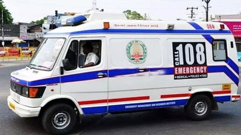 इंदौर में एक महीने में 671 रोड एक्सीडेंट, एंबुलेंस 108 पर बढ़ रहा दबाव