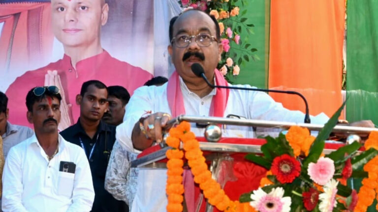 शहरों के चहुंमुखी विकास में स्थानीय निकायों का भरपूर सहयोग करेगी सरकार- अरुण साव शहरों के चहुंमुखी विकास में स्थानीय निकायों का भरपूर सहयोग करेगी सरकार- अरुण साव