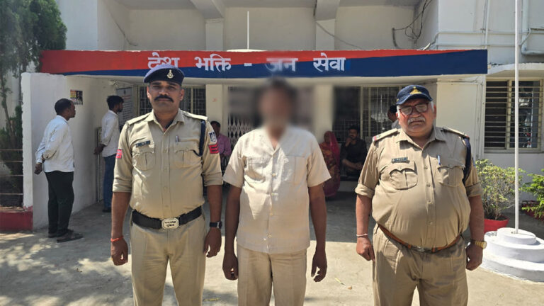 कोतवाली अनूपपुर पुलिस द्वारा चेक बाऊंस के प्रकरण में दो वर्षो से फरार वारण्टी गिरफ्तार कोतवाली अनूपपुर पुलिस द्वारा चेक बाऊंस के प्रकरण में दो वर्षो से फरार वारण्टी गिरफ्तार