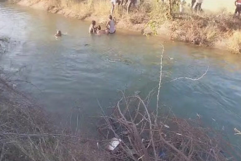 धार में नहर में नहाने गए दो दोस्तों की डूबने से मौत,सदमे में पिता को आया हार्ट अटैक