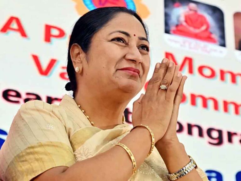 महिला दिवस पर महिलाओं को दिल्ली सरकार ने दिया तोहफा, 2500 रुपये वाली योजना को कैबिनेट की मंजूरी