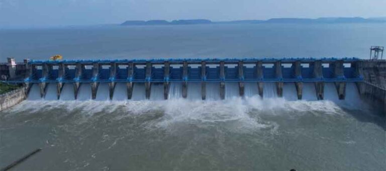 राजघाट जल विद्युत गृह ने लगातार तीन वर्ष 100 मिलियन यूनिट बिजली उत्पादन कर रिकार्ड बनाया राजघाट जल विद्युत गृह ने लगातार तीन वर्ष 100 मिलियन यूनिट बिजली उत्पादन कर रिकार्ड बनाया