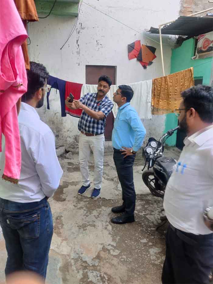 प्रबंध संचालक ने बिजली उपभोक्ताओं के परिसरों का किया औचक निरीक्षण प्रबंध संचालक ने बिजली उपभोक्ताओं के परिसरों का किया औचक निरीक्षण