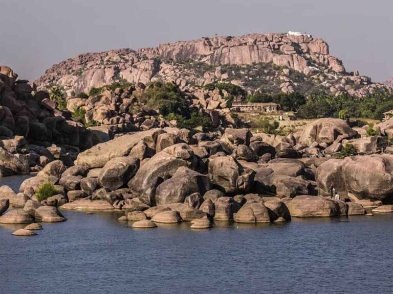 कर्नाटक के हम्पी में इजरायली पर्यटक समेत 2 महिलाओं के साथ गैंगरेप, साथियों को नदी में फेंका, एक की मौत