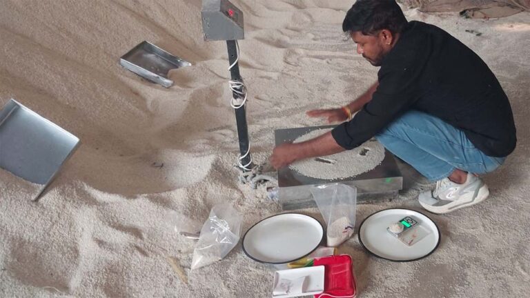 राइस मिल एसोसिएशन प्रदेश अध्यक्ष पर ईओडब्ल्यू ने कराई, आठ जिलों में 145 लोगों पर 38 एफआईआर राइस मिल एसोसिएशन प्रदेश अध्यक्ष पर ईओडब्ल्यू ने कराई, आठ जिलों में 145 लोगों पर 38 एफआईआर