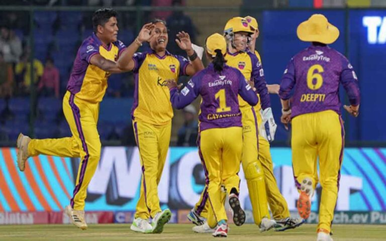 खराब फॉर्म से जूझ रही यूपी वारियर्स के लिये मुंबई इंडियंस के खिलाफ अस्तित्व का मुकाबला खराब फॉर्म से जूझ रही यूपी वारियर्स के लिये मुंबई इंडियंस के खिलाफ अस्तित्व का मुकाबला