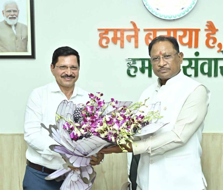 एसईसीएल के नवनियुक्त सीएमडी हरीश दुहन ने सीएम साय से की सौजन्य भेंट