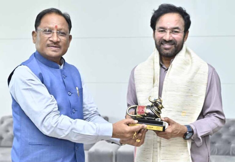 मुख्यमंत्री साय से केंद्रीय कोयला एवं खान मंत्री जी. किशन रेड्डी ने सौजन्य मुलाकात की