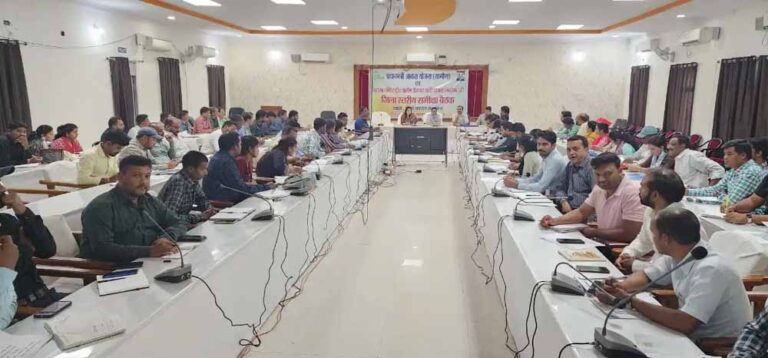 मनरेगा के संयुक्त आयुक्त ने कार्यों की गुणवत्ता, पारदर्शिता और समय पर कार्य पूर्ण करने के दिए निर्देश